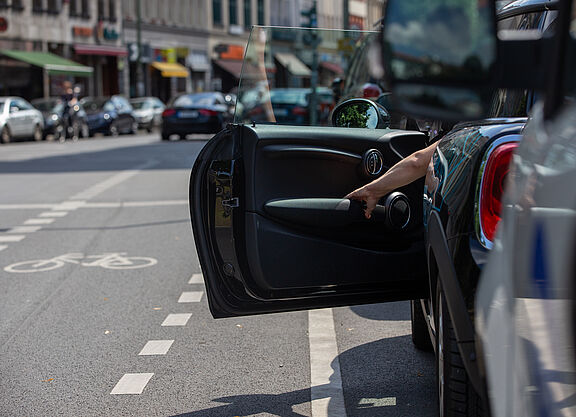 Sich plötzlich öffnende Autotür, Dooring