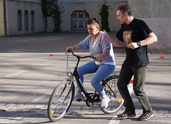 Radfahren lernen in der Fahrradfahrschule