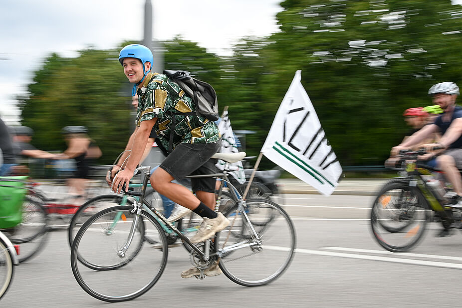 #aussteigen-Sternfahrt zur IAA für eine echte Mobilitätswende #aussteigen-Sternfahrt zur IAA für eine echte Mobilitätswende